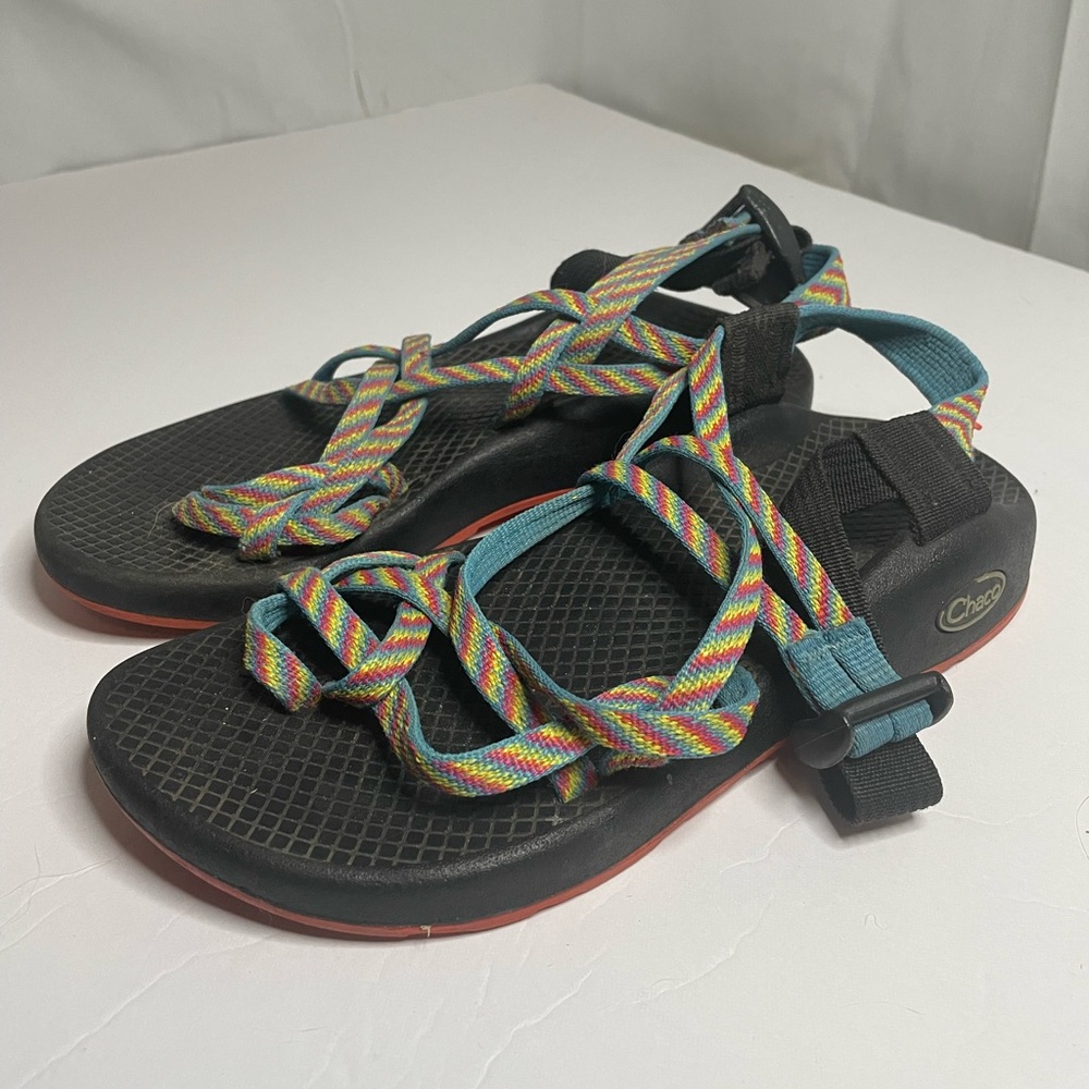 ☀️CHACO Multi-colored Classic Sandal - Size 6